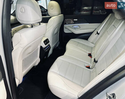 Серый Мерседес GLE-Class Coupe, объемом двигателя 3 л и пробегом 5 тыс. км за 127000 $, фото 52 на Automoto.ua