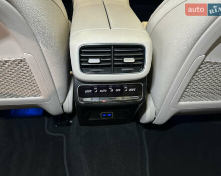 Серый Мерседес GLE-Class Coupe, объемом двигателя 3 л и пробегом 5 тыс. км за 127000 $, фото 56 на Automoto.ua