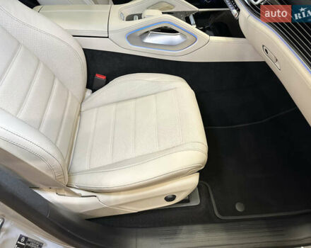 Серый Мерседес GLE-Class Coupe, объемом двигателя 3 л и пробегом 5 тыс. км за 127000 $, фото 70 на Automoto.ua