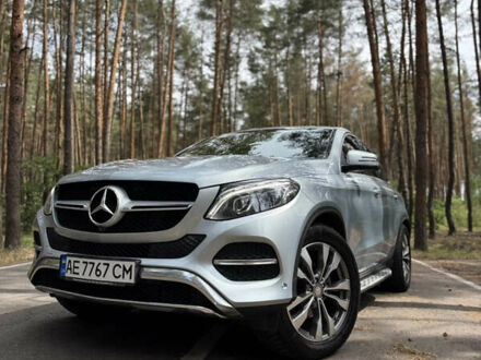 Сірий Мерседес GLE-Class Coupe, об'ємом двигуна 2.99 л та пробігом 131 тис. км за 47500 $, фото 1 на Automoto.ua