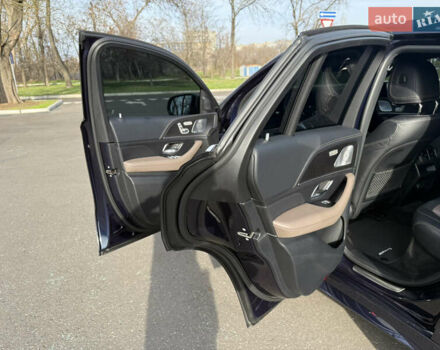 Синий Мерседес GLE-Class Coupe, объемом двигателя 3 л и пробегом 91 тыс. км за 85000 $, фото 52 на Automoto.ua