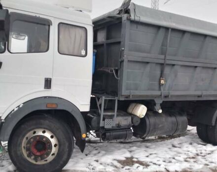 Белый Мерседес LK-Series, объемом двигателя 13 л и пробегом 650 тыс. км за 17500 $, фото 6 на Automoto.ua