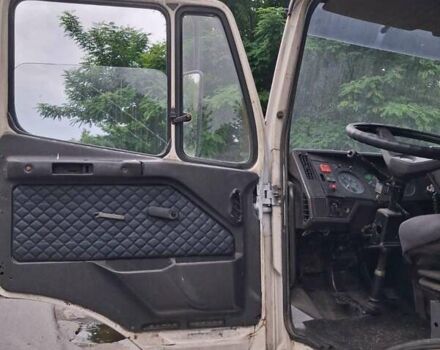 Белый Мерседес LK-Series, объемом двигателя 9 л и пробегом 500 тыс. км за 8000 $, фото 4 на Automoto.ua