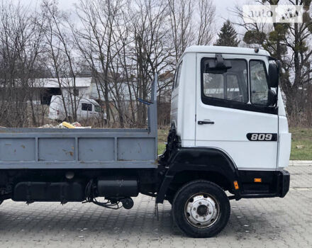 Белый Мерседес LK-Series, объемом двигателя 4 л и пробегом 480 тыс. км за 15500 $, фото 5 на Automoto.ua