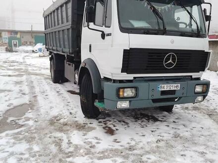 Белый Мерседес LK-Series, объемом двигателя 13 л и пробегом 650 тыс. км за 17500 $, фото 1 на Automoto.ua