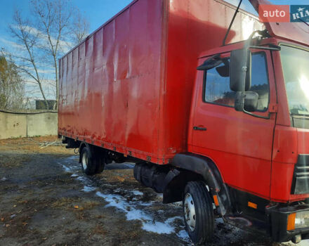 Красный Мерседес LK-Series, объемом двигателя 4.29 л и пробегом 857 тыс. км за 6500 $, фото 2 на Automoto.ua