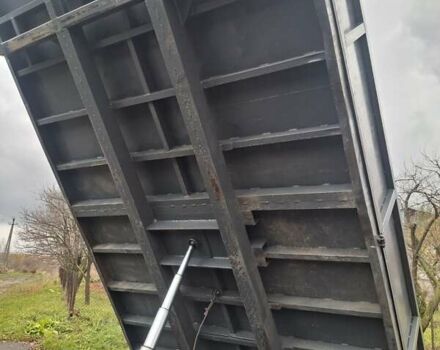 Красный Мерседес LK-Series, объемом двигателя 0 л и пробегом 512 тыс. км за 21000 $, фото 14 на Automoto.ua