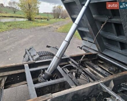 Красный Мерседес LK-Series, объемом двигателя 0 л и пробегом 512 тыс. км за 21000 $, фото 15 на Automoto.ua