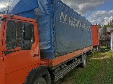 Красный Мерседес LN-Series, объемом двигателя 6 л и пробегом 500 тыс. км за 10000 $, фото 1 на Automoto.ua