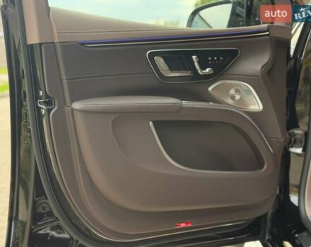 Чорний Мерседес Maybach EQS SUV, об'ємом двигуна 0 л та пробігом 3 тис. км за 207582 $, фото 39 на Automoto.ua