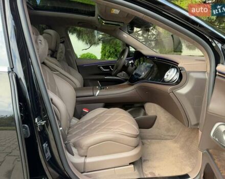 Чорний Мерседес Maybach EQS SUV, об'ємом двигуна 0 л та пробігом 3 тис. км за 207582 $, фото 76 на Automoto.ua
