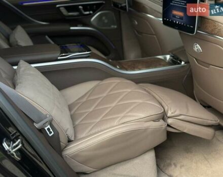 Чорний Мерседес Maybach EQS SUV, об'ємом двигуна 0 л та пробігом 3 тис. км за 207582 $, фото 85 на Automoto.ua