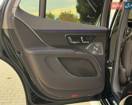 Чорний Мерседес Maybach EQS SUV, об'ємом двигуна 0 л та пробігом 3 тис. км за 207582 $, фото 60 на Automoto.ua