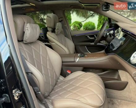 Чорний Мерседес Maybach EQS SUV, об'ємом двигуна 0 л та пробігом 3 тис. км за 207582 $, фото 77 на Automoto.ua
