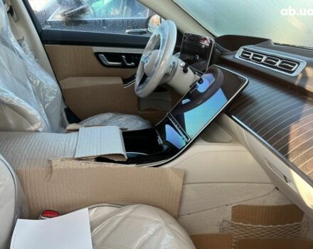 Мерседес Maybach S-Class, об'ємом двигуна 4 л та пробігом 1 тис. км за 247512 $, фото 13 на Automoto.ua