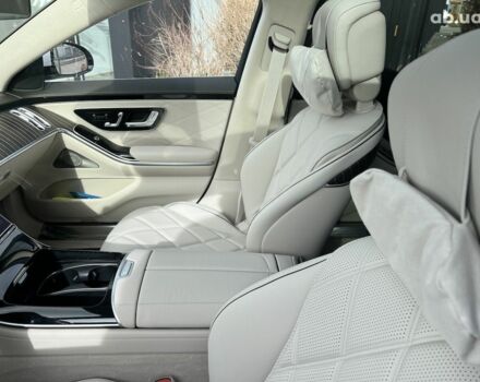Мерседес Maybach S-Class, об'ємом двигуна 3.98 л та пробігом 13 тис. км за 184539 $, фото 18 на Automoto.ua