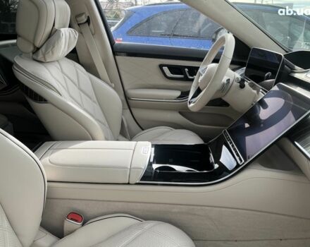 Мерседес Maybach S-Class, об'ємом двигуна 3.98 л та пробігом 13 тис. км за 184539 $, фото 13 на Automoto.ua