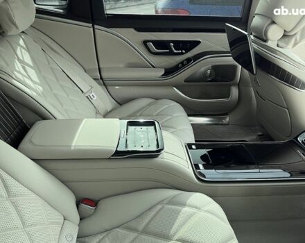 Мерседес Maybach S-Class, об'ємом двигуна 3.98 л та пробігом 13 тис. км за 184539 $, фото 5 на Automoto.ua
