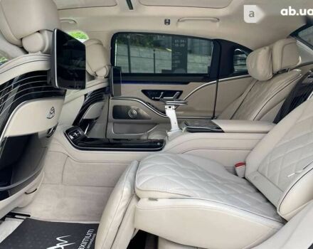 Мерседес Maybach S-Class, объемом двигателя 4 л и пробегом 25 тыс. км за 187000 $, фото 19 на Automoto.ua