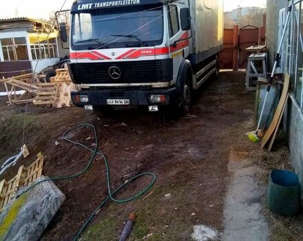 Белый Мерседес SK, объемом двигателя 12 л и пробегом 850 тыс. км за 6000 $, фото 1 на Automoto.ua