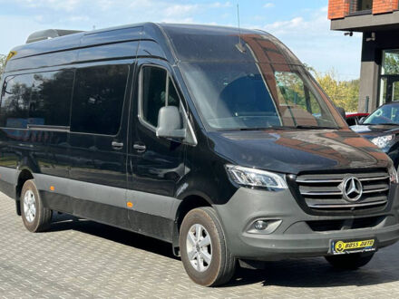 Мерседес Sprinter 319 2020 в Черновцах на Automoto.ua Черный Мерседес Sprinter 319, объемом двигателя 3 л и пробегом 23 тыс. км за 52000 $, фото 1 на Automoto.ua