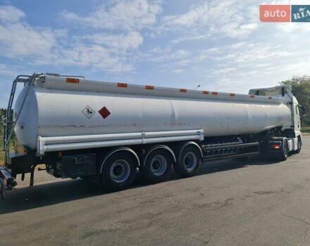 Мерцерон М-343 SМ 1999 в Виннице на Automoto.ua Серый Мерцерон М-343 SМ, объемом двигателя 0 л и пробегом 199 тыс. км за 33835 $, фото 25 на Automoto.ua