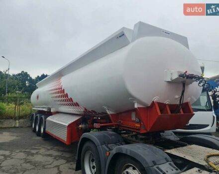 Красный Мерцерон М 343RDP0, объемом двигателя 0 л и пробегом 150 тыс. км за 45000 $, фото 4 на Automoto.ua