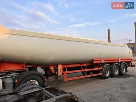 Мерцерон М 343RDP0 1999 у Києві на Automoto.ua Червоний Мерцерон М 343RDP0, об'ємом двигуна 0 л та пробігом 400 тис. км за 27000 $, фото 1 на Automoto.ua