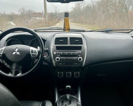 Білий Міцубісі АСХ, об'ємом двигуна 2 л та пробігом 220 тис. км за 10900 $, фото 4 на Automoto.ua