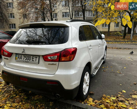 Белый Мицубиси АСХ, объемом двигателя 2 л и пробегом 277 тыс. км за 8800 $, фото 5 на Automoto.ua