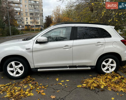 Белый Мицубиси АСХ, объемом двигателя 2 л и пробегом 277 тыс. км за 8800 $, фото 3 на Automoto.ua