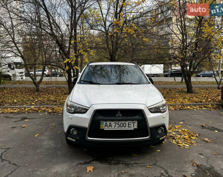 Белый Мицубиси АСХ, объемом двигателя 2 л и пробегом 277 тыс. км за 8800 $, фото 1 на Automoto.ua