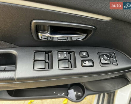 Белый Мицубиси АСХ, объемом двигателя 2 л и пробегом 277 тыс. км за 8800 $, фото 8 на Automoto.ua