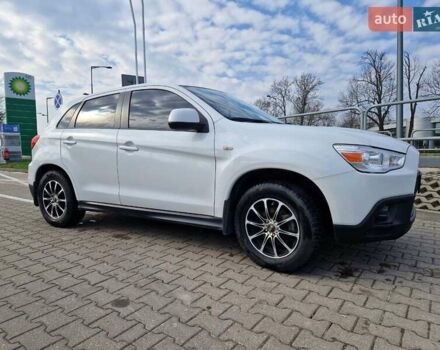 Белый Мицубиси АСХ, объемом двигателя 1.8 л и пробегом 146 тыс. км за 11184 $, фото 13 на Automoto.ua