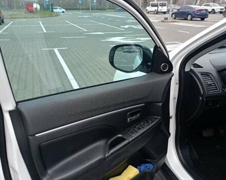 Белый Мицубиси АСХ, объемом двигателя 2 л и пробегом 163 тыс. км за 11700 $, фото 6 на Automoto.ua