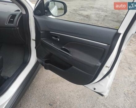 Білий Міцубісі АСХ, об'ємом двигуна 2 л та пробігом 233 тис. км за 8850 $, фото 24 на Automoto.ua