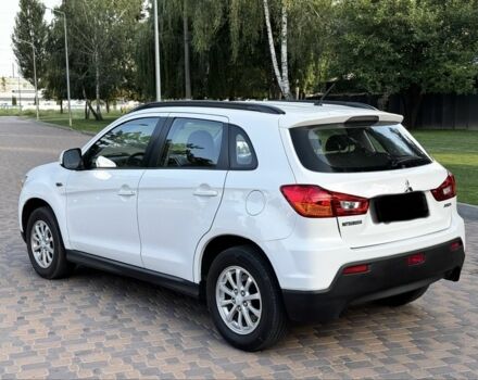 Белый Мицубиси АСХ, объемом двигателя 1.8 л и пробегом 206 тыс. км за 8800 $, фото 3 на Automoto.ua