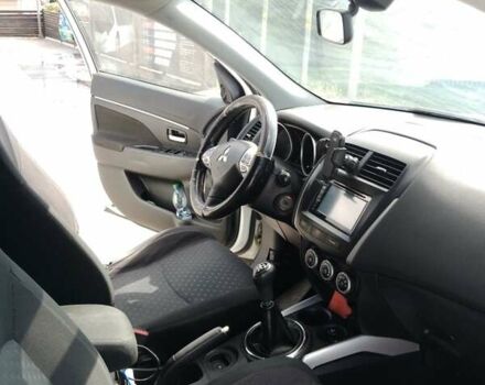 Белый Мицубиси АСХ, объемом двигателя 1.59 л и пробегом 303 тыс. км за 8500 $, фото 16 на Automoto.ua