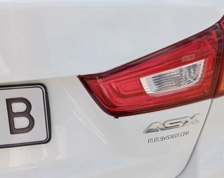 Белый Мицубиси АСХ, объемом двигателя 1.59 л и пробегом 303 тыс. км за 8500 $, фото 2 на Automoto.ua