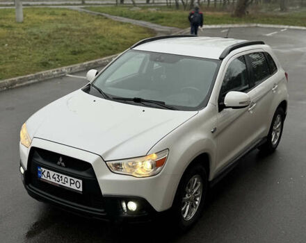 Белый Мицубиси АСХ, объемом двигателя 1.8 л и пробегом 207 тыс. км за 8700 $, фото 1 на Automoto.ua