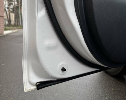 Белый Мицубиси АСХ, объемом двигателя 1.8 л и пробегом 207 тыс. км за 8700 $, фото 18 на Automoto.ua