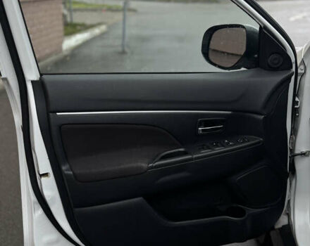 Белый Мицубиси АСХ, объемом двигателя 1.8 л и пробегом 207 тыс. км за 8700 $, фото 15 на Automoto.ua