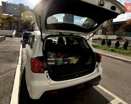 Белый Мицубиси АСХ, объемом двигателя 1.6 л и пробегом 165 тыс. км за 8700 $, фото 10 на Automoto.ua