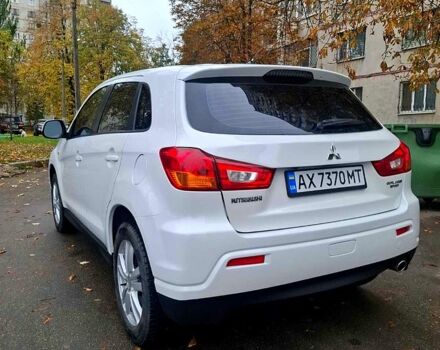 Белый Мицубиси АСХ, объемом двигателя 2 л и пробегом 115 тыс. км за 9800 $, фото 6 на Automoto.ua