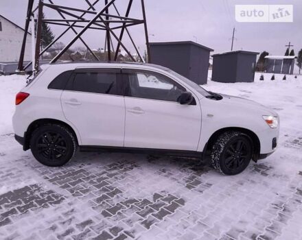 Белый Мицубиси АСХ, объемом двигателя 1.8 л и пробегом 209 тыс. км за 9900 $, фото 6 на Automoto.ua
