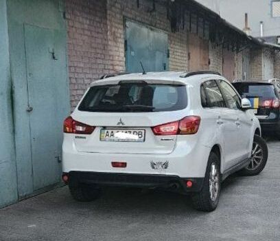 Белый Мицубиси АСХ, объемом двигателя 1.8 л и пробегом 166 тыс. км за 8500 $, фото 1 на Automoto.ua