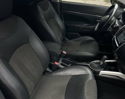 Білий Міцубісі АСХ, об'ємом двигуна 2 л та пробігом 86 тис. км за 12900 $, фото 19 на Automoto.ua