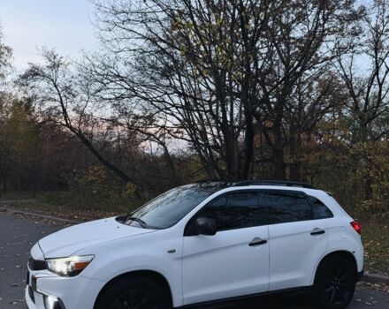 Белый Мицубиси АСХ, объемом двигателя 2 л и пробегом 249 тыс. км за 9200 $, фото 2 на Automoto.ua