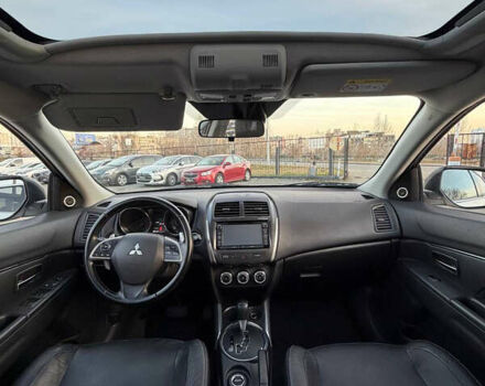 Белый Мицубиси АСХ, объемом двигателя 2.27 л и пробегом 245 тыс. км за 11950 $, фото 6 на Automoto.ua