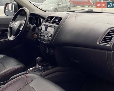 Білий Міцубісі АСХ, об'ємом двигуна 2.4 л та пробігом 95 тис. км за 10900 $, фото 11 на Automoto.ua